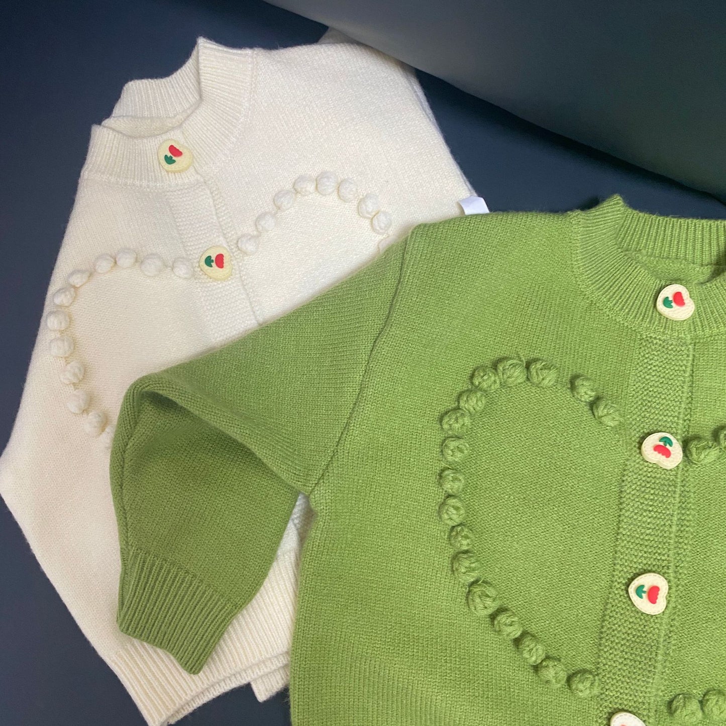 Blusa Infantil de Punto con Botones de Corazón