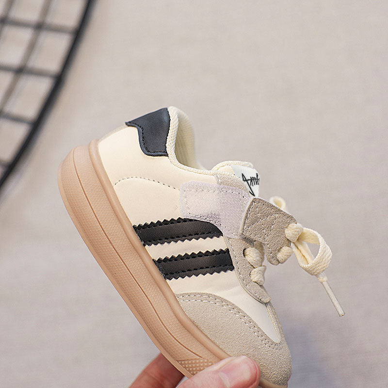 Zapatillas Infantiles con Cordones y Rayas