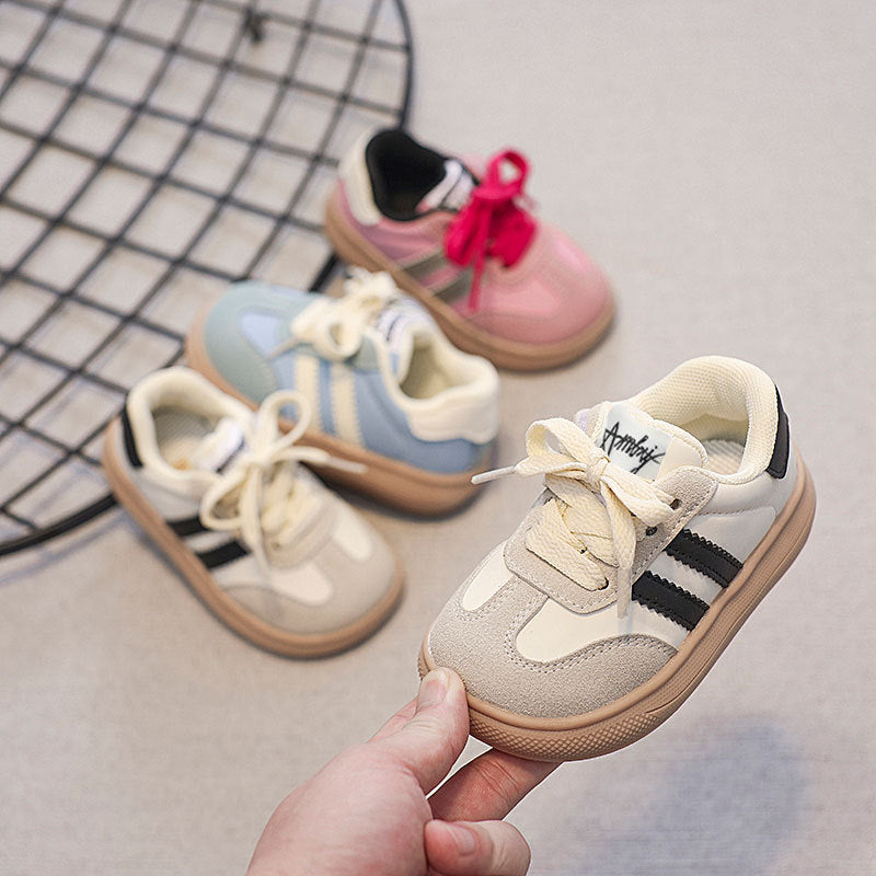 Zapatillas Infantiles con Cordones y Rayas