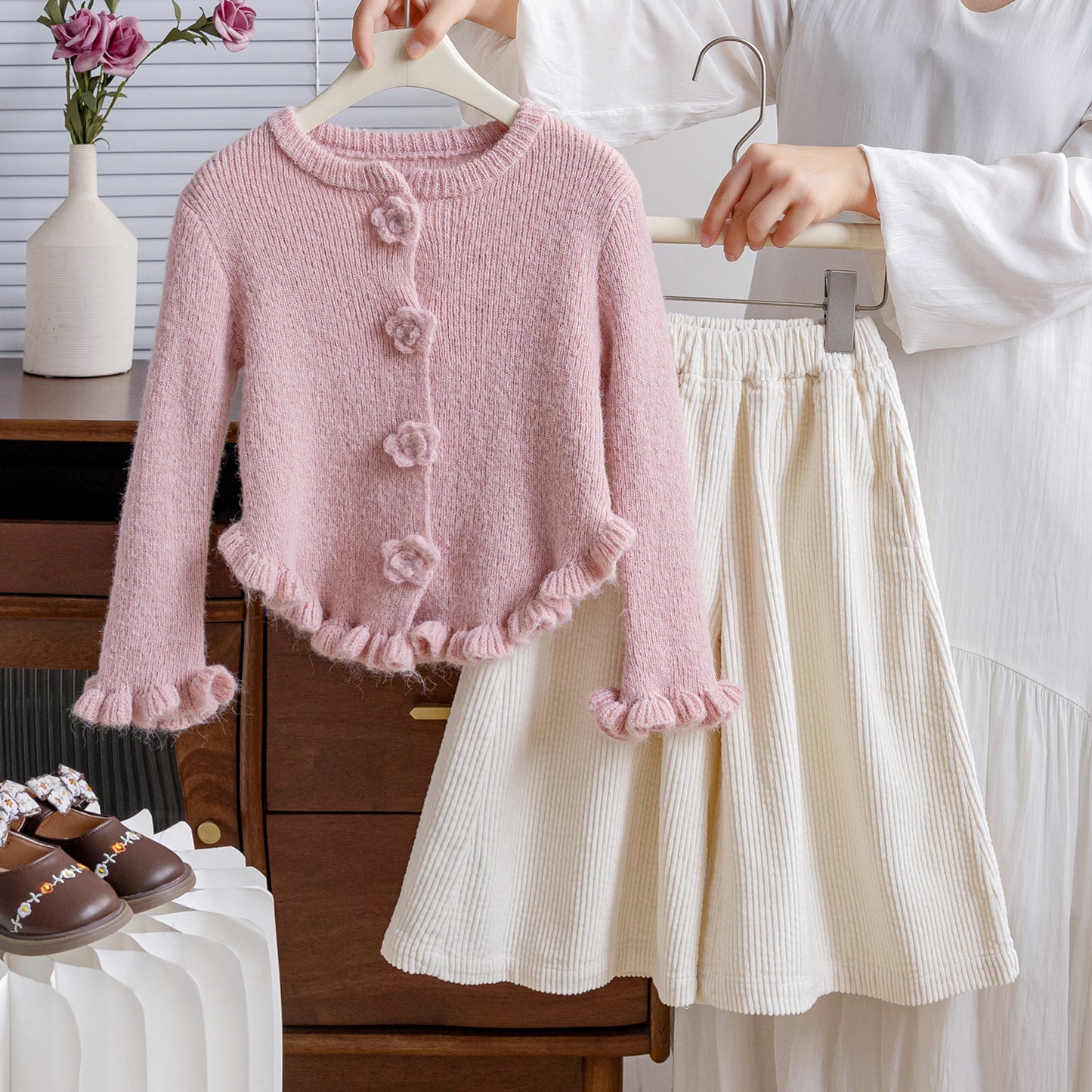 Conjunto de Niña con Flores y Pantalón