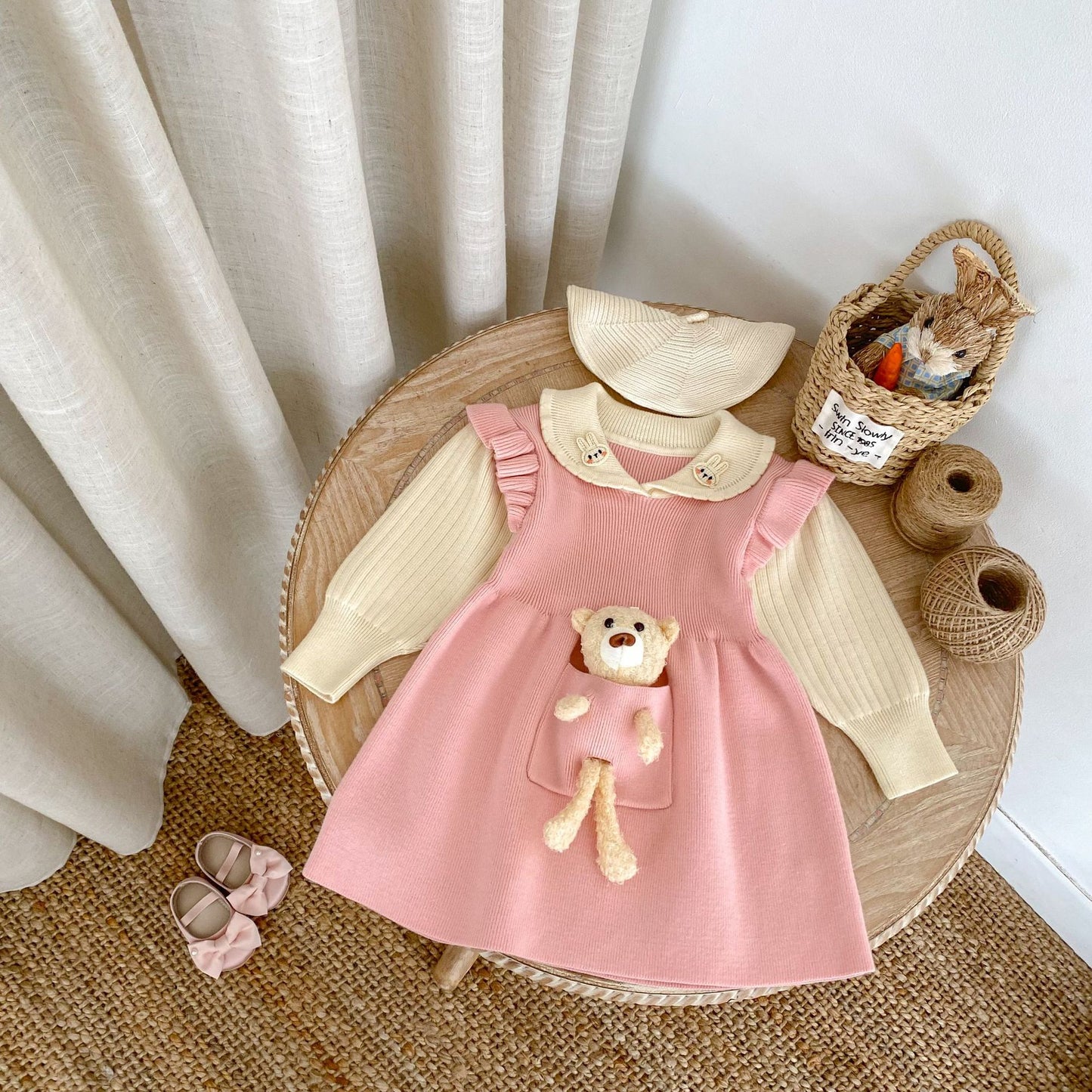 Vestido infantil de punto con cuello de osito de peluche