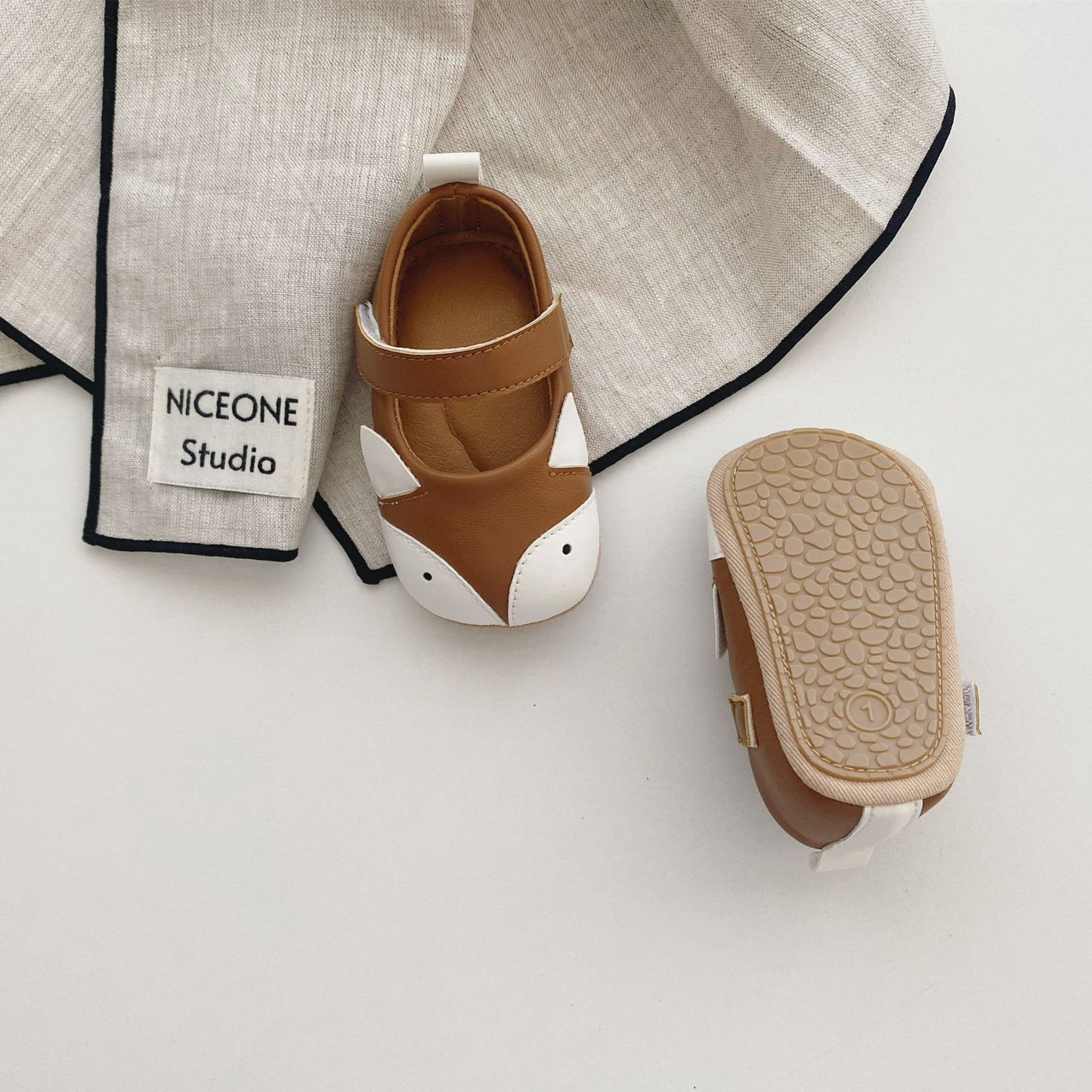 Lindos zapatos de Niña