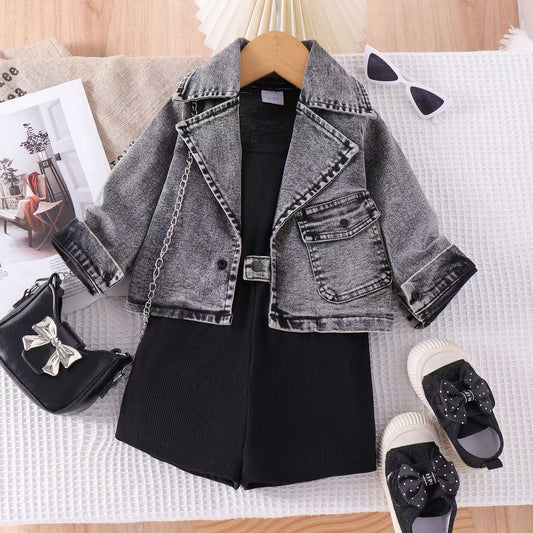 Conjunto de niña negro y vaqueros