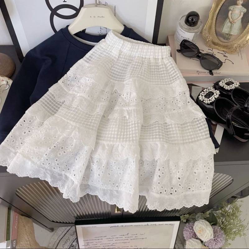 Conjunto Infantil de Mujer Blusa Corazón y Falda de Encaje