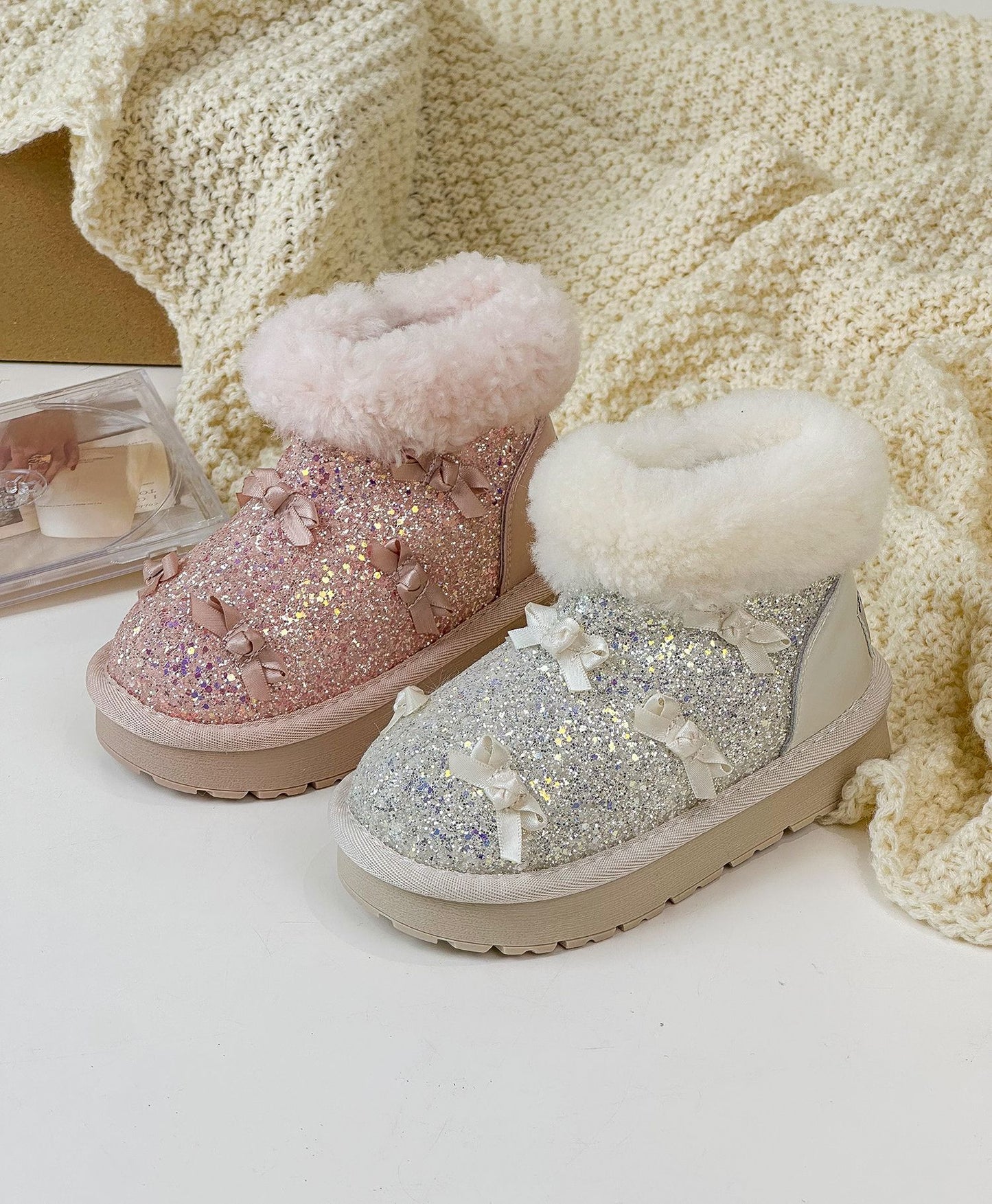 Botas de Niña Brillantes con Lazos