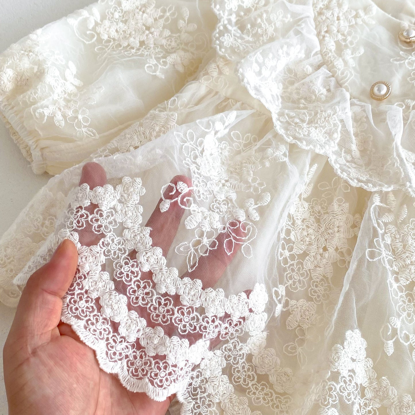 Blusa infantil de Encaje