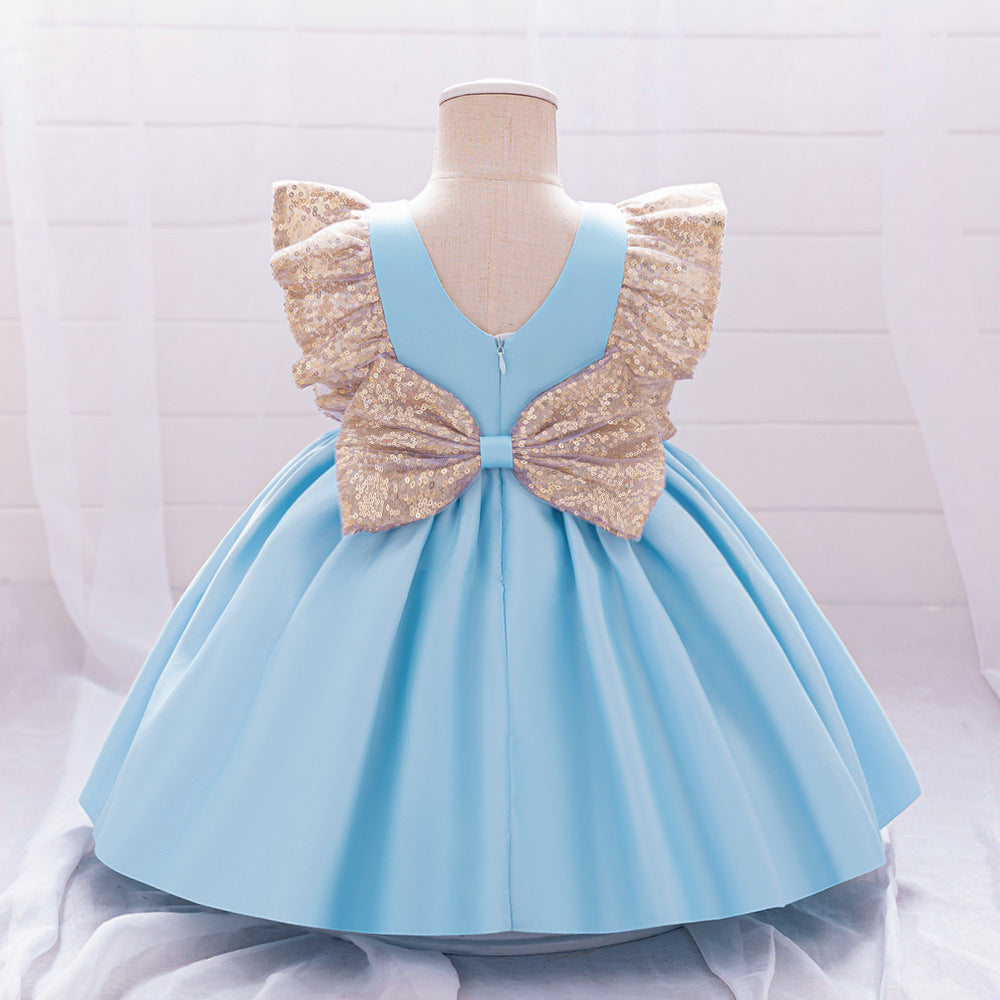 Vestido infantil con mangas voladoras