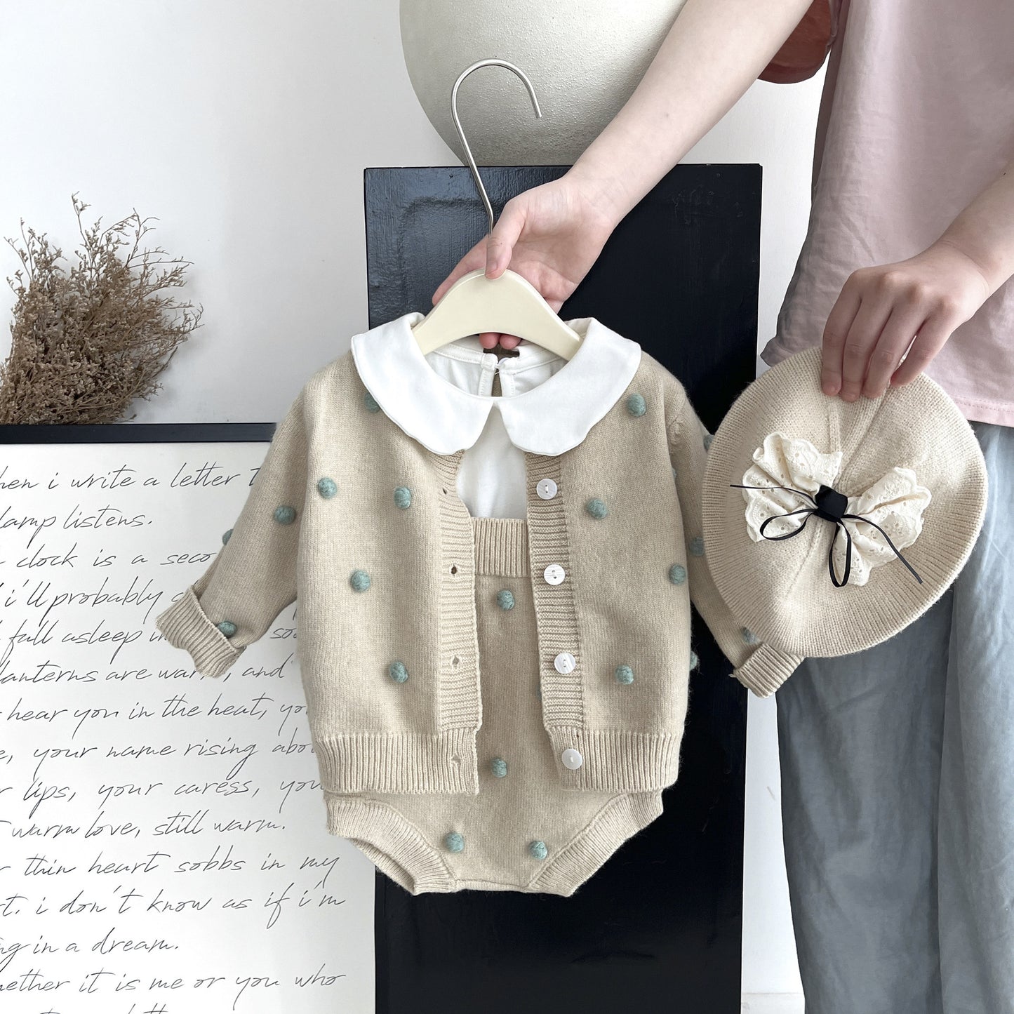 Conjunto de Punto para Niña Con Lunares