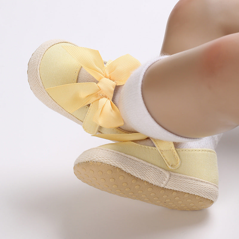 Zapatos con lazo para niñas