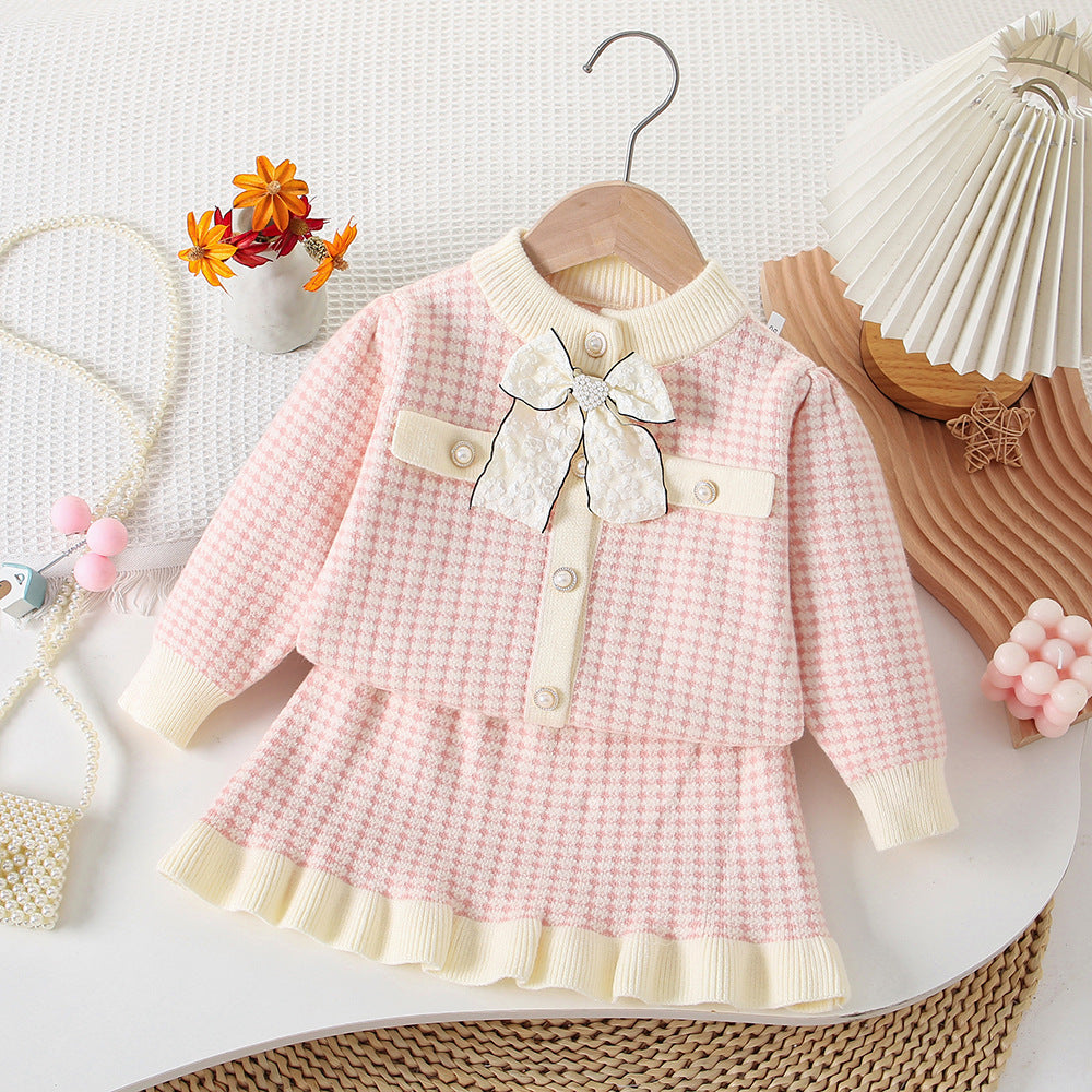 Conjunto de punto a cuadros para niña con lazo