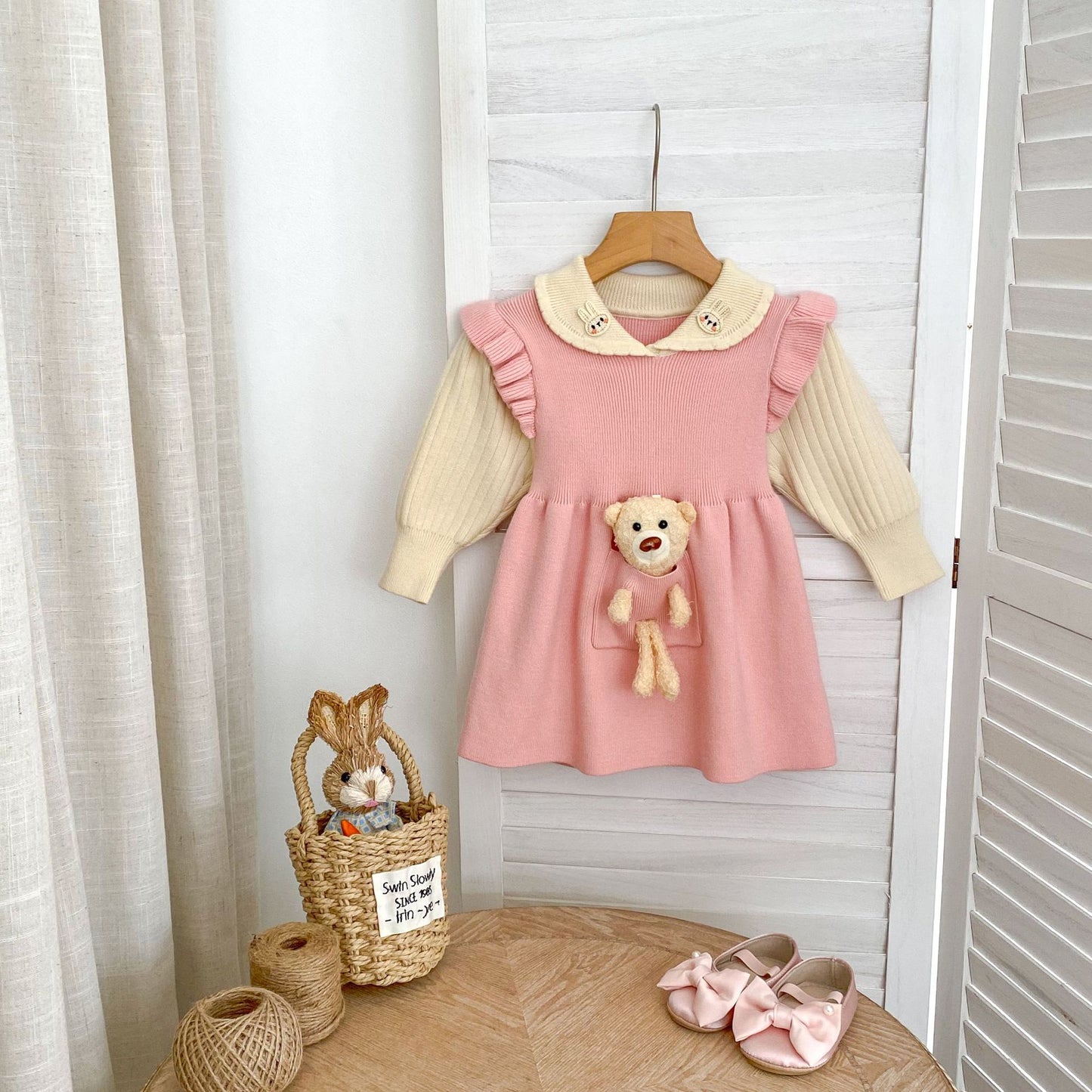 Vestido infantil de punto con cuello de osito de peluche