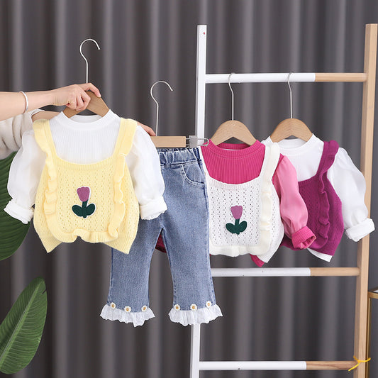 Conjunto infantil de 3 piezas con pequeñas flores