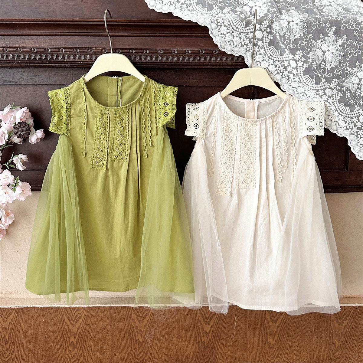 Vestido Infantil de Encaje y Tul