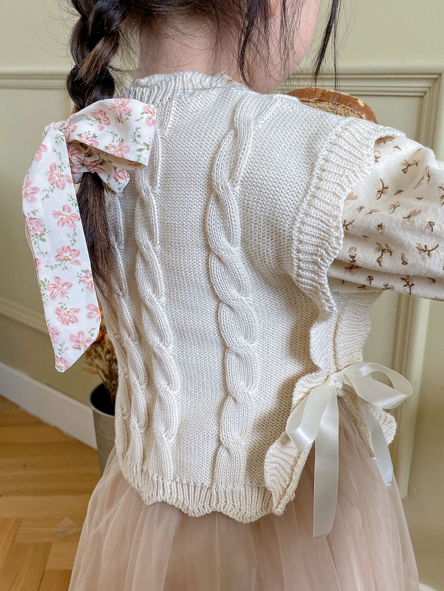 Chaleco de Punto con Lazos para Niñas