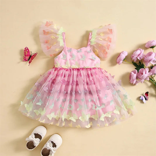 Vestido infantil con mangas de mariposa