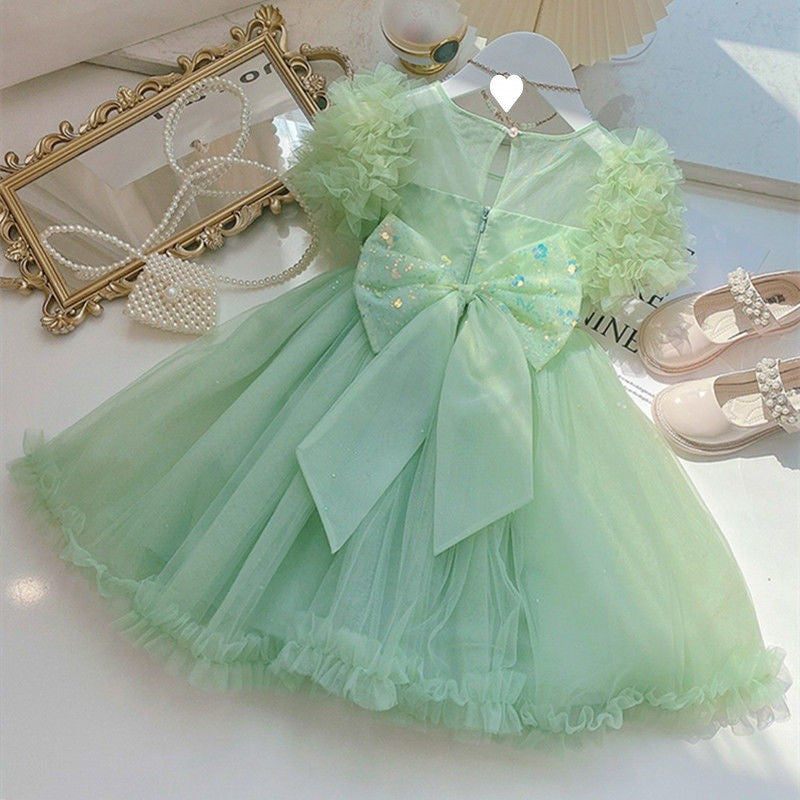 Vestido de fiesta con lazo verde brillante