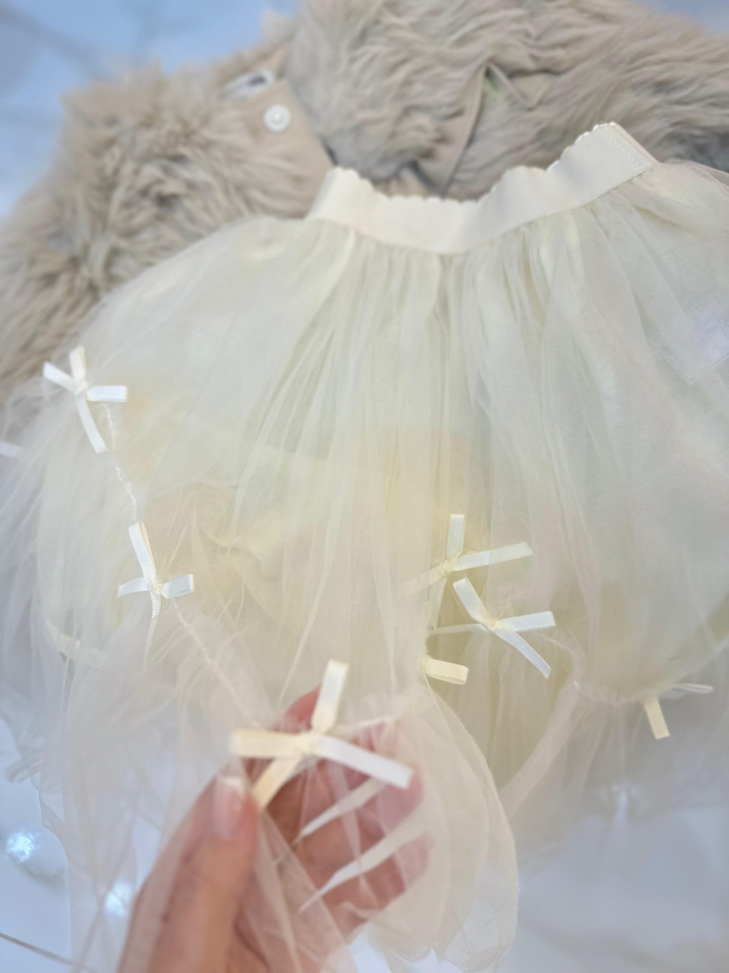 Conjunto para Niña con Abrigo de Peluche y Falda de Tul con Lazo