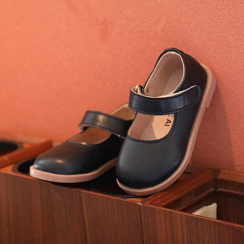 Zapato clásico con velcro