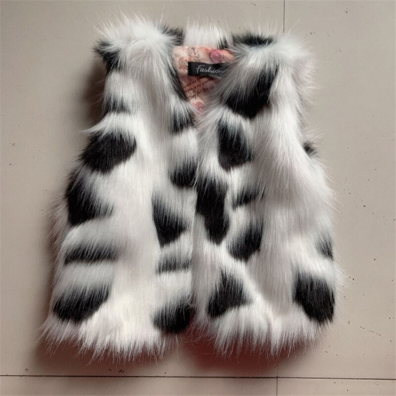 Abrigo de piel de mujer para niños.