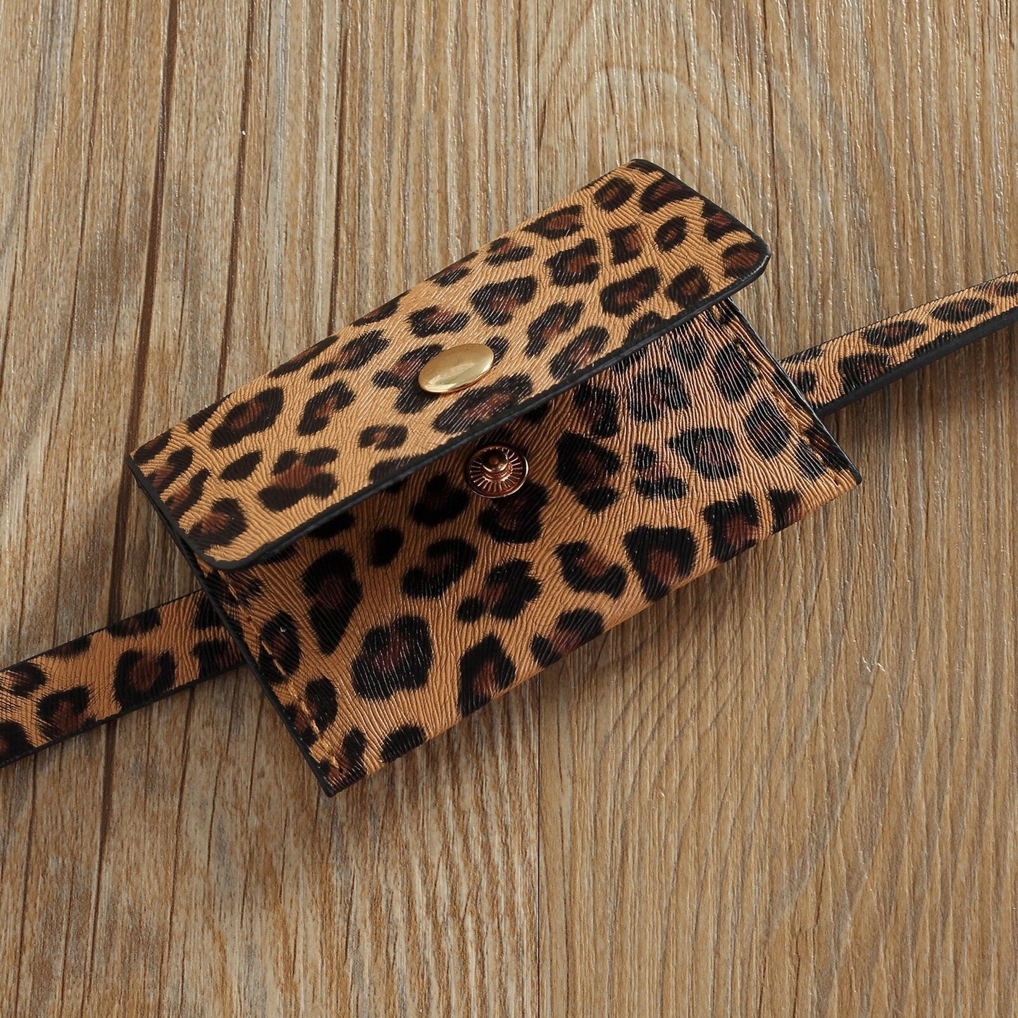 Vestidos con riñonera Vestido liso de manga corta con cuello redondo Riñonera con estampado de leopardo