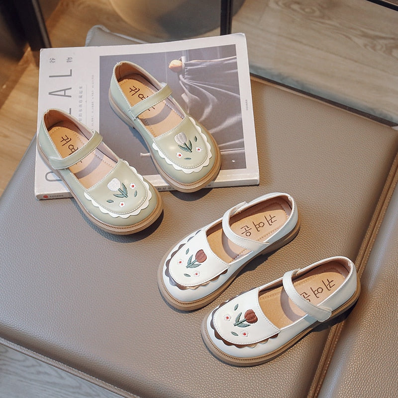 Zapatos De Cuero Flores Bordadas