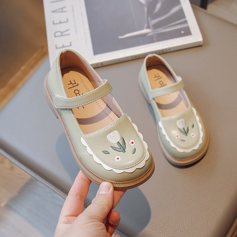 Zapatos De Cuero Flores Bordadas