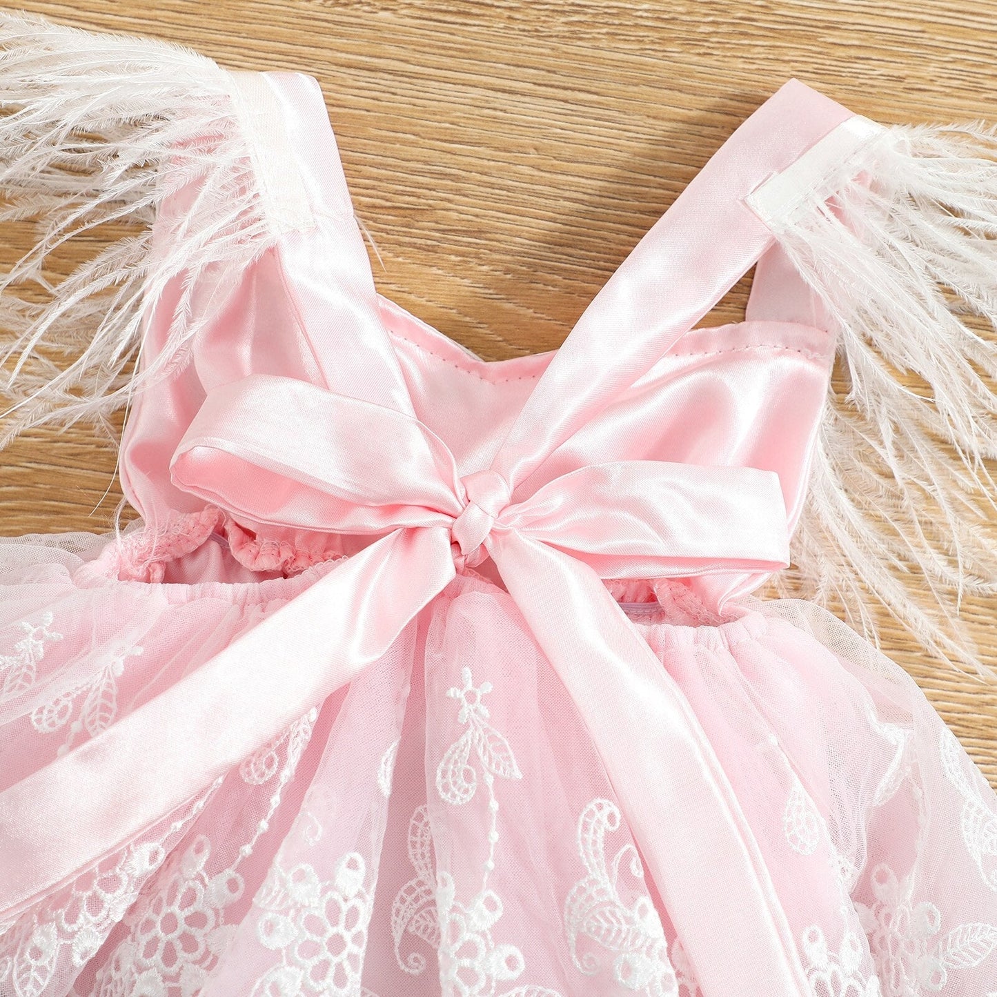 Vestido Infantil de Encaje y Tul