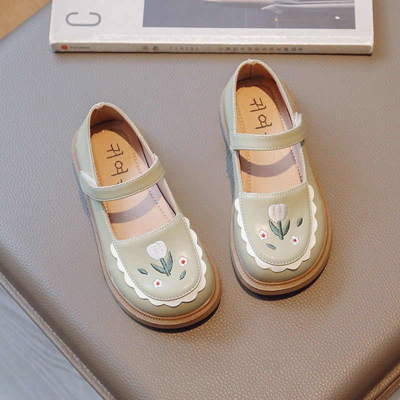 Zapatos De Cuero Flores Bordadas