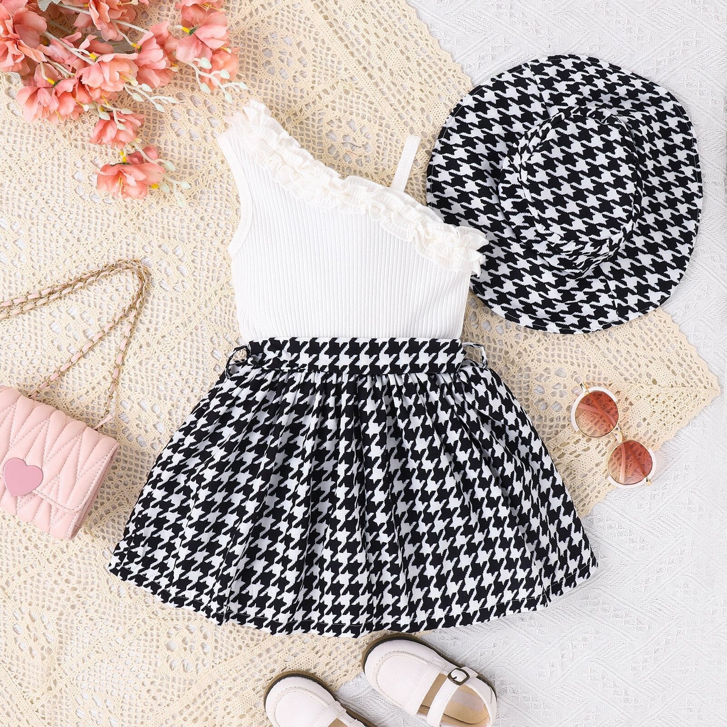 Vestido Sin Mangas Un Vestido Con Sombrero Ropa De Verano