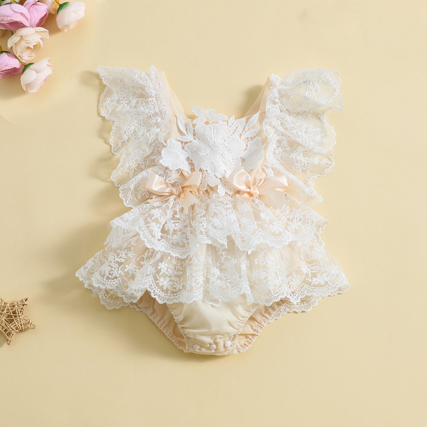 Vestido mameluco de encaje floral de verano