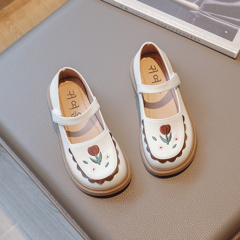 Zapatos De Cuero Flores Bordadas