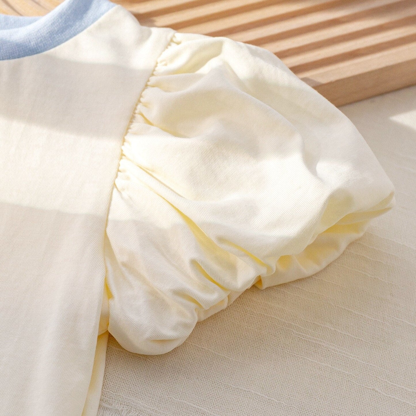 Conjunto Infantil Camiseta Manga Abullonada + Short Jeans