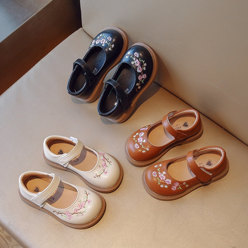 Zapatos De Cuero Flores Bordadas