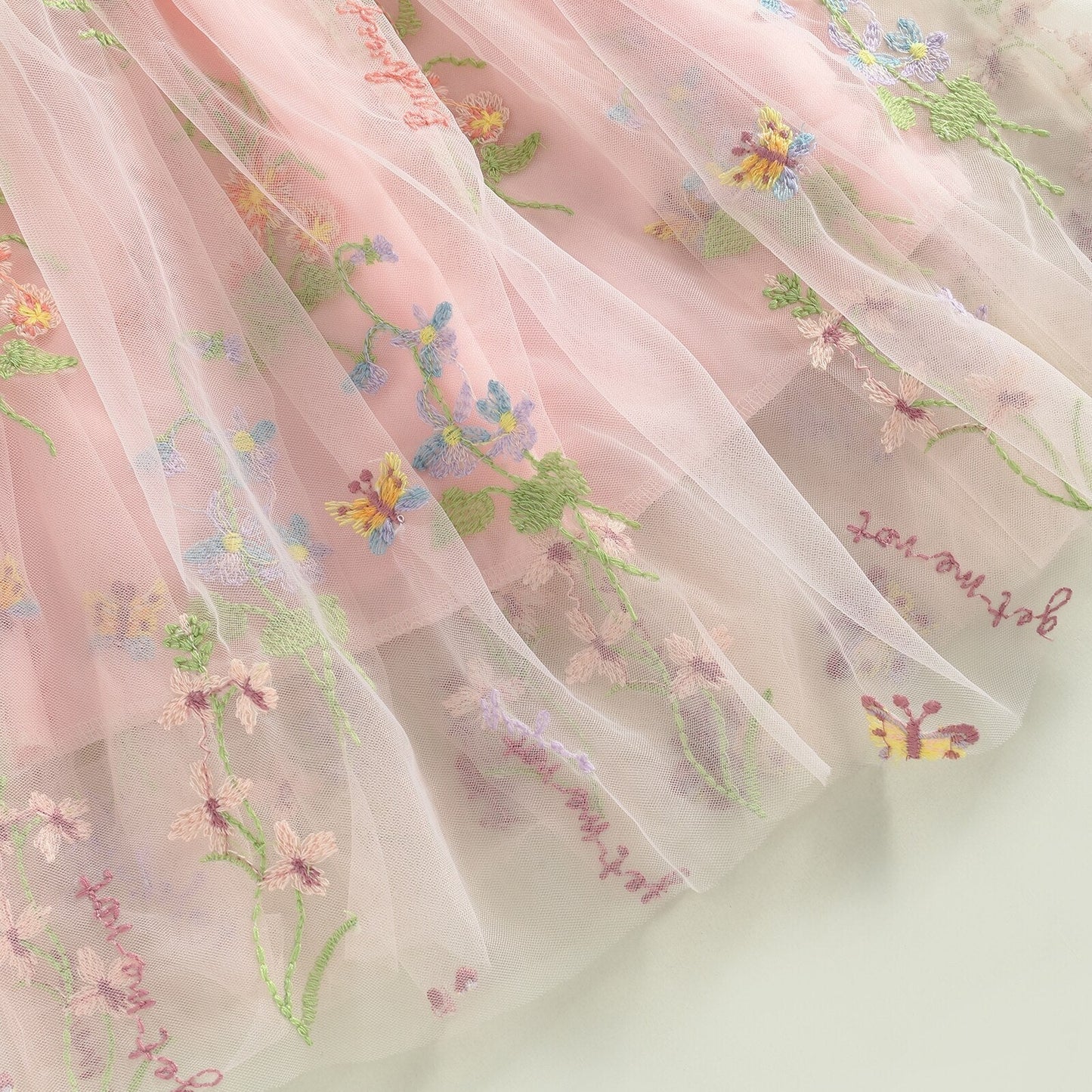 Vestido de tul bordado de flores