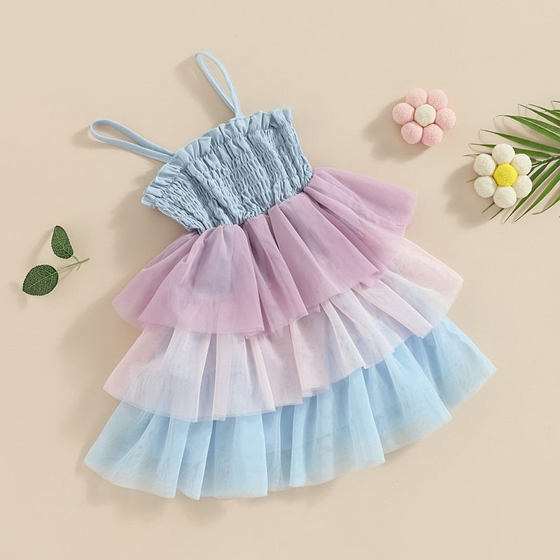 Vestido de tul colorido con volantes