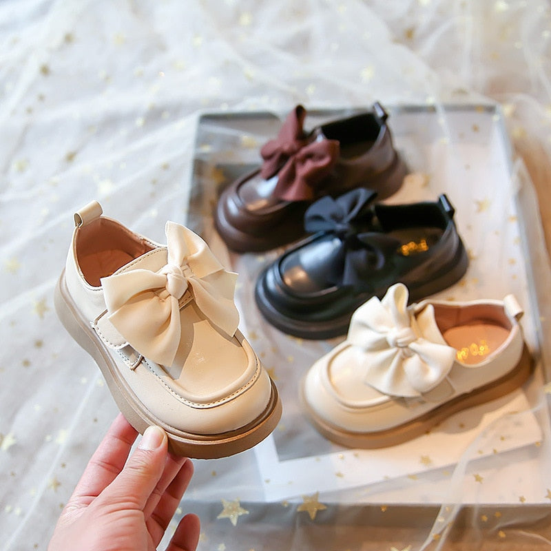 Lindo zapato con lazo