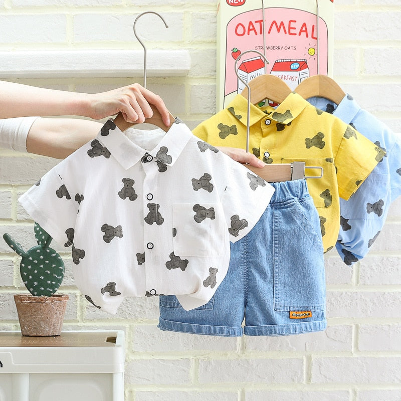 Conjunto de camisa infantil con osito pequeño
