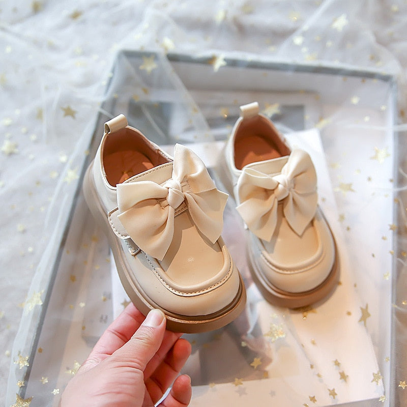 Lindo zapato con lazo