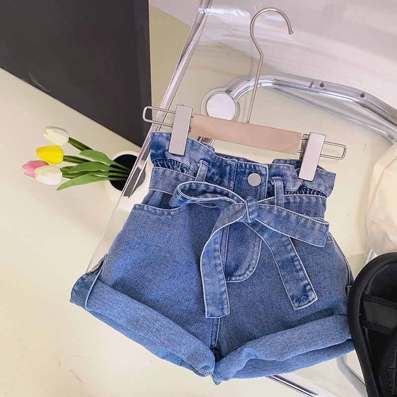 Pantalones cortos y camiseta para niños