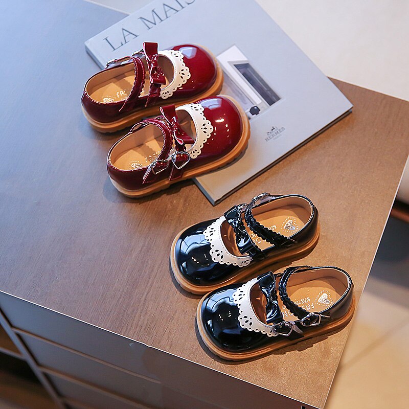 Barniz para zapatos lindos para niños