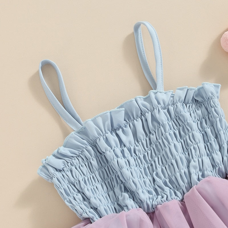 Vestido de tul colorido con volantes