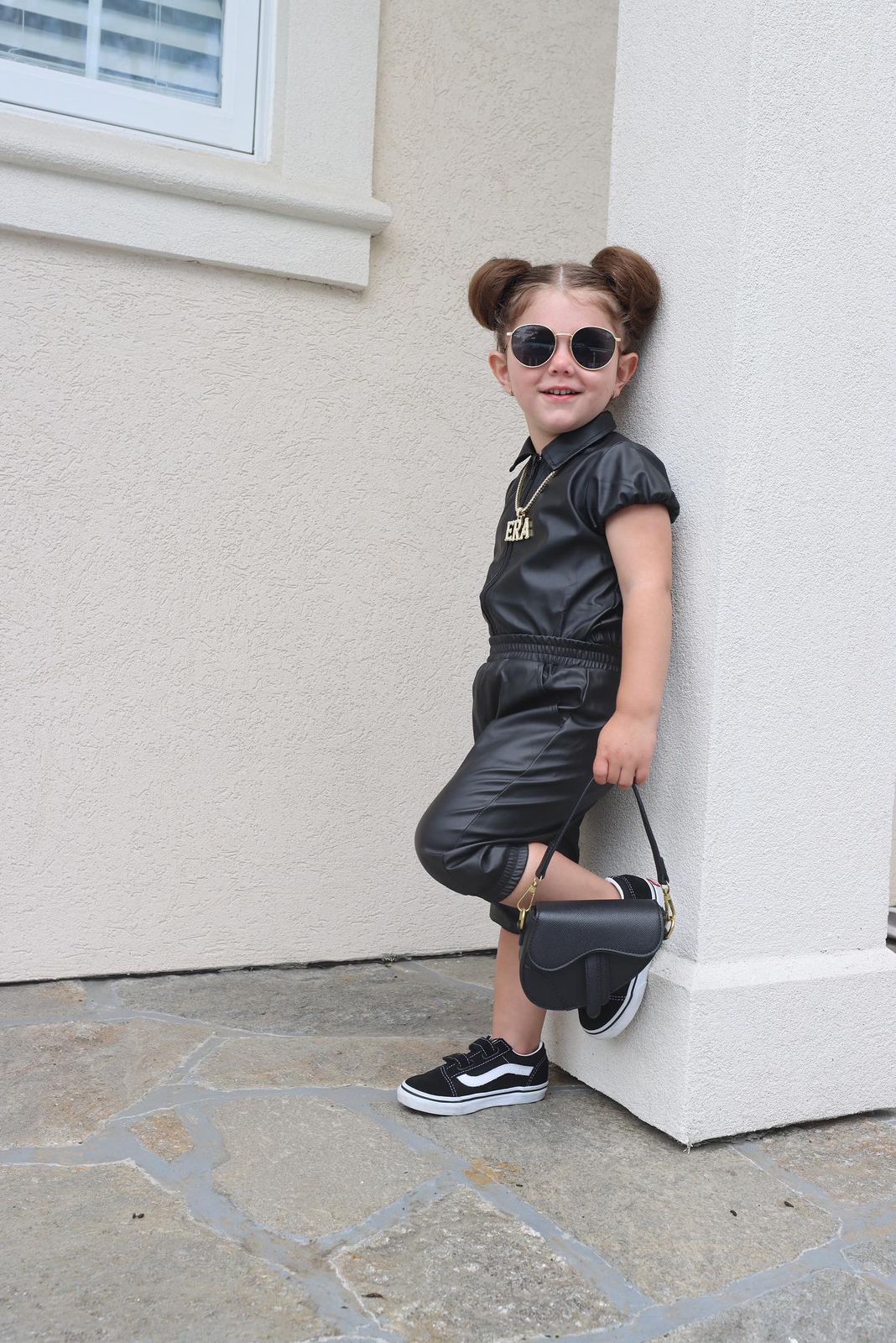 Conjunto de tops de cuero con cremallera y cuello vuelto de manga corta negros