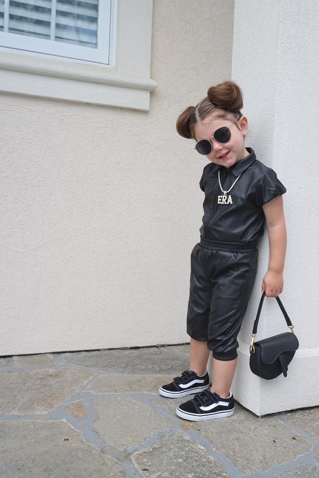 Conjunto de tops de cuero con cremallera y cuello vuelto de manga corta negros