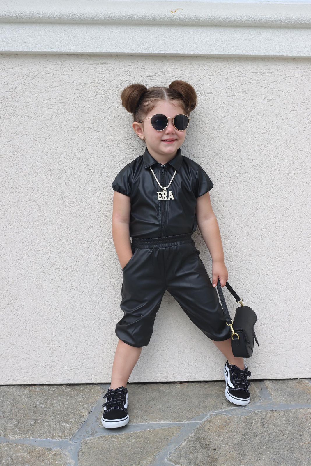 Conjunto de tops de cuero con cremallera y cuello vuelto de manga corta negros