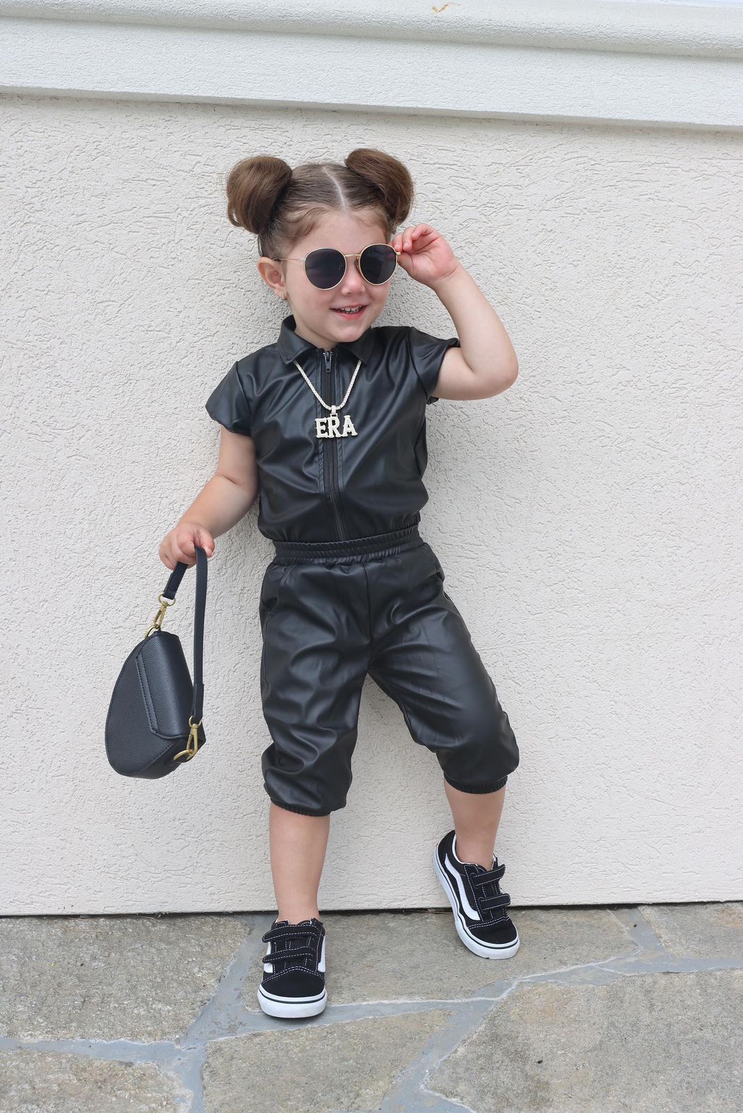 Conjunto de tops de cuero con cremallera y cuello vuelto de manga corta negros