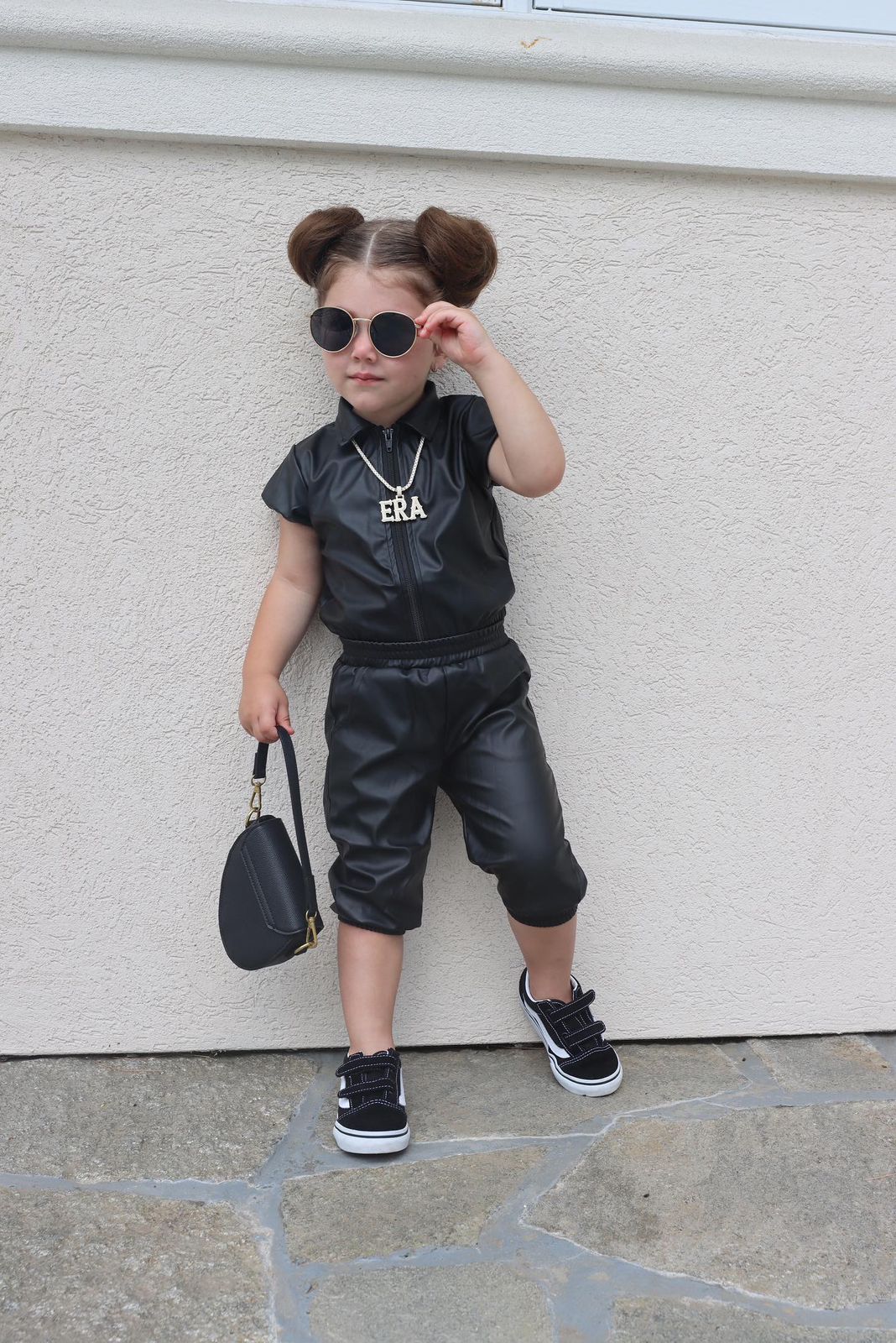 Conjunto de tops de cuero con cremallera y cuello vuelto de manga corta negros