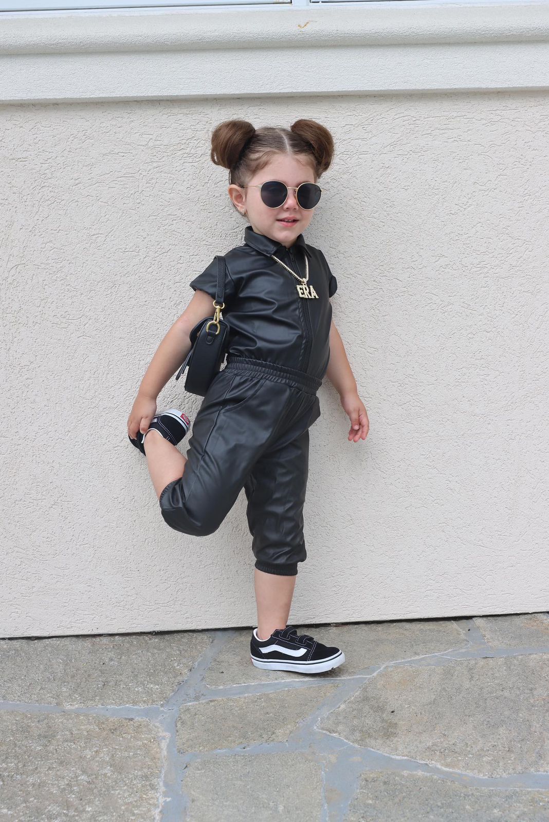 Conjunto de tops de cuero con cremallera y cuello vuelto de manga corta negros