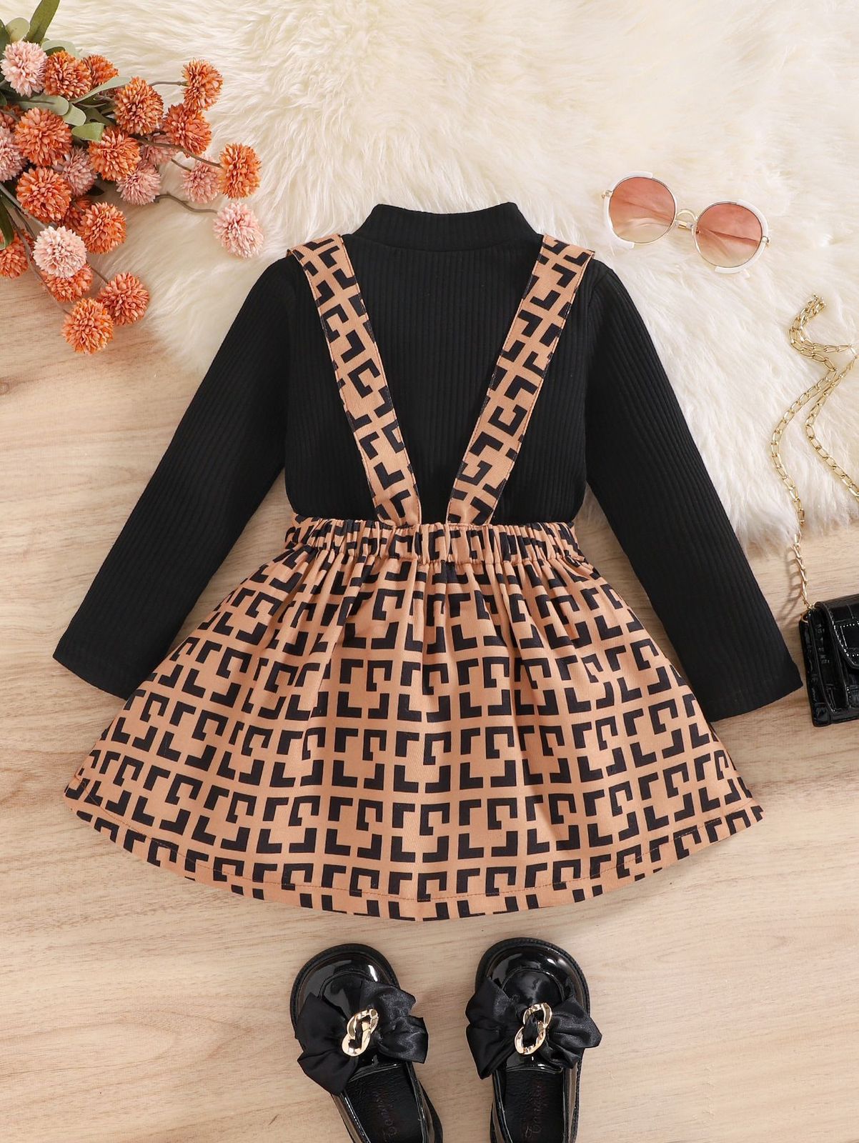 Conjunto infantil con vestido de tirantes