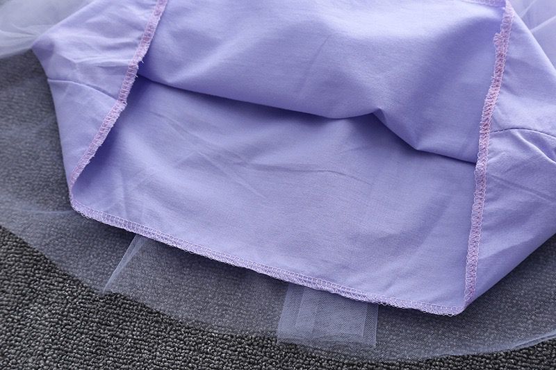 Vestido tul color y chaqueta cereza