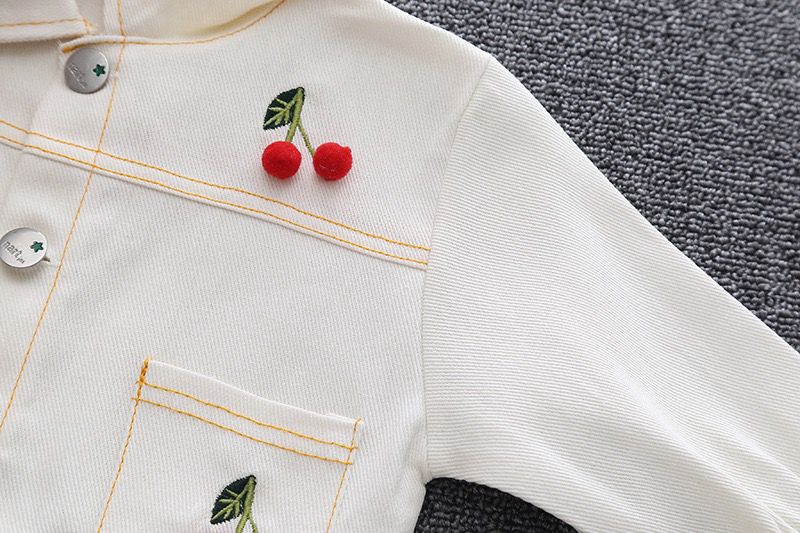 Vestido tul color y chaqueta cereza